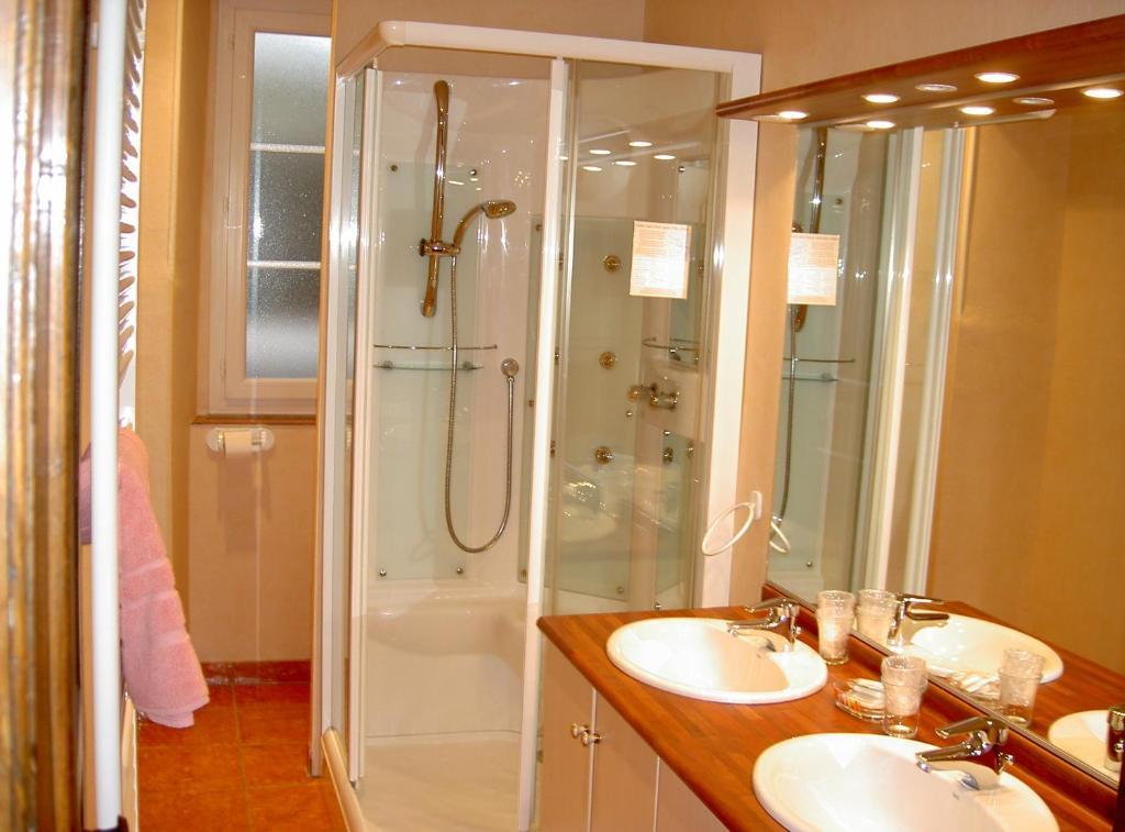 Hotel Panoramic Et Des Bains Luz-Saint-Sauveur Room photo